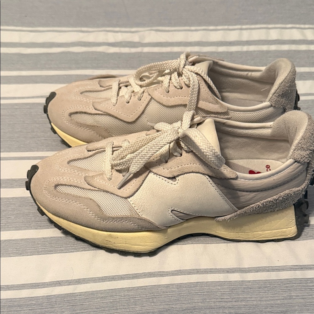 New Balance Women's Sneakers in grey and White